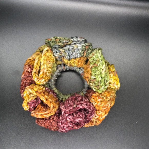 Abigail Cinnamon Cedar Crochet Hair Scrunchie Size Large - Picture 15 of 15